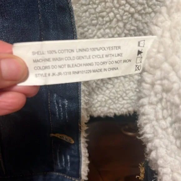 Fleece lined jean jacket. - Picture 4 of 5